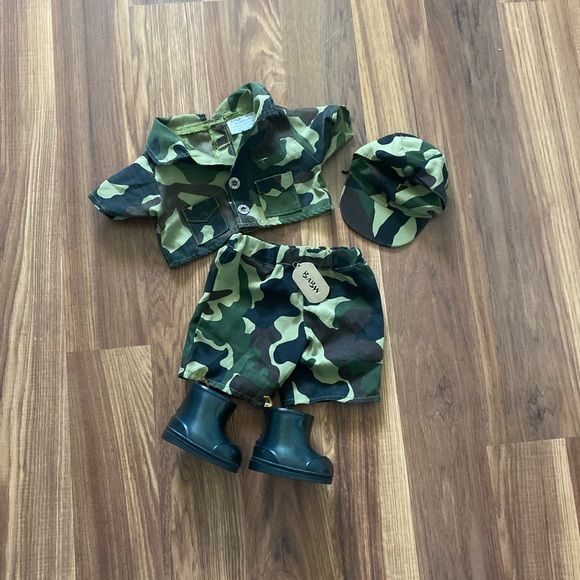 Build-A-Bear Army fatigues outfit complete with hat, Boots & BABW Dog Tag - Picture 4 of 6